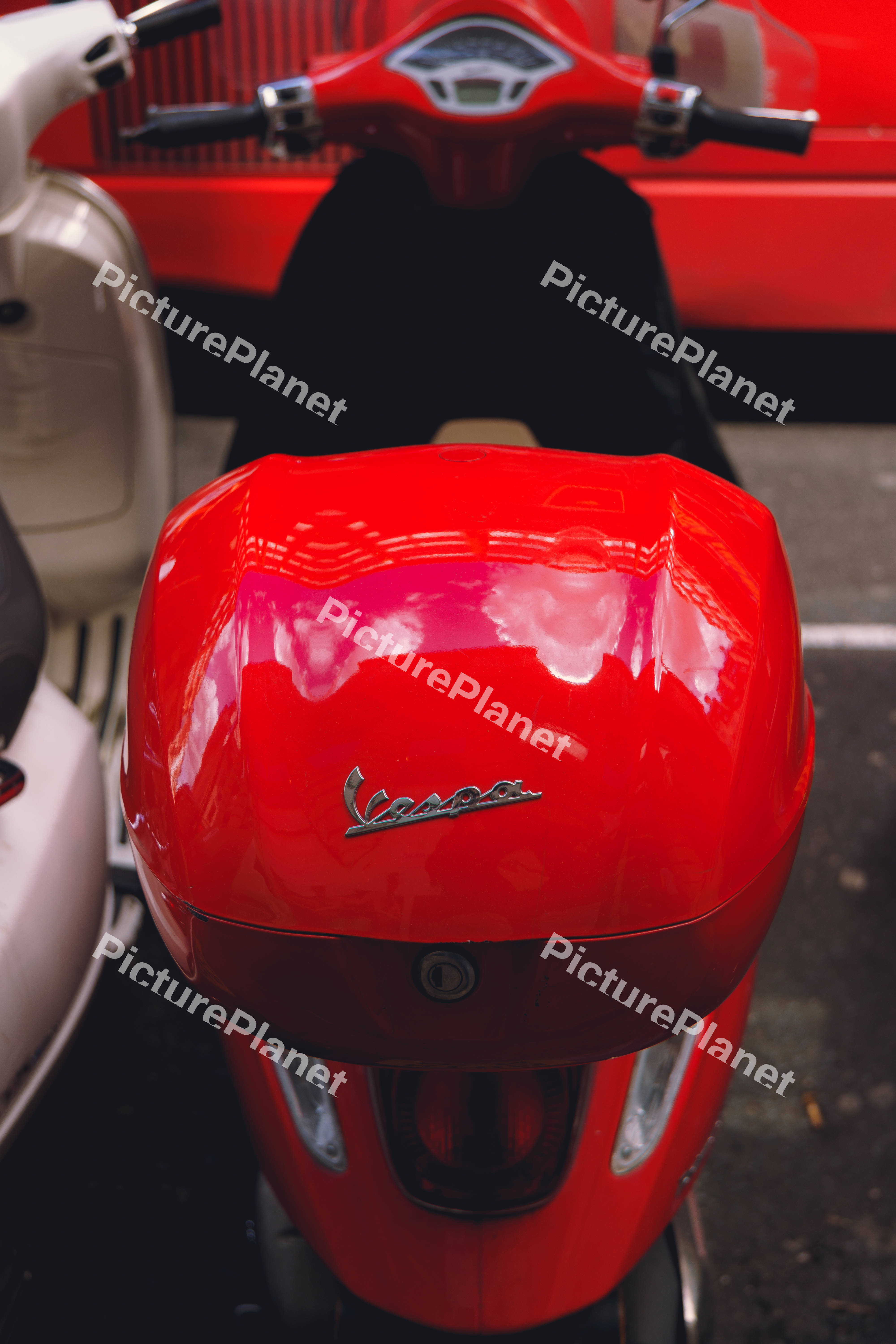 Red Vespa Variation